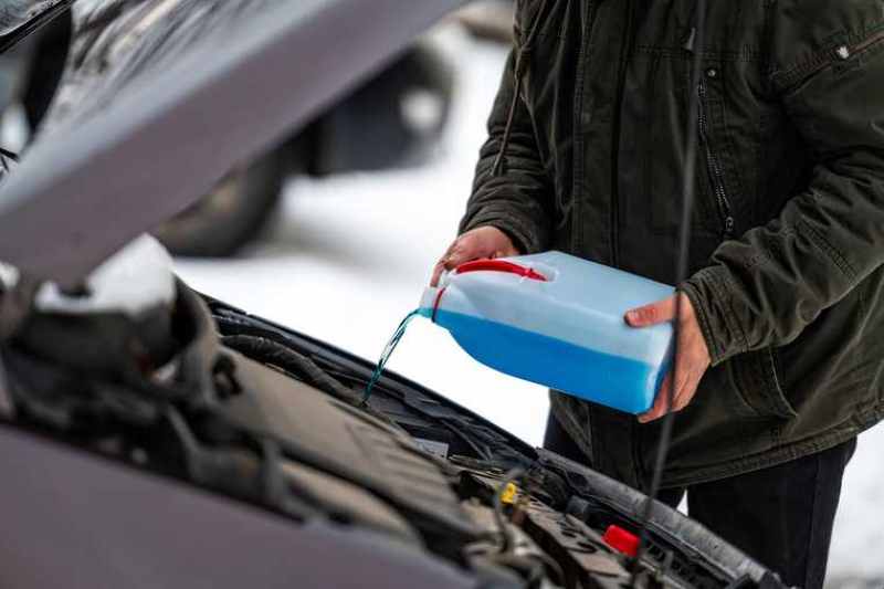 Antifriz za auto je važan dio rashladnog sustava Antifriz za auto